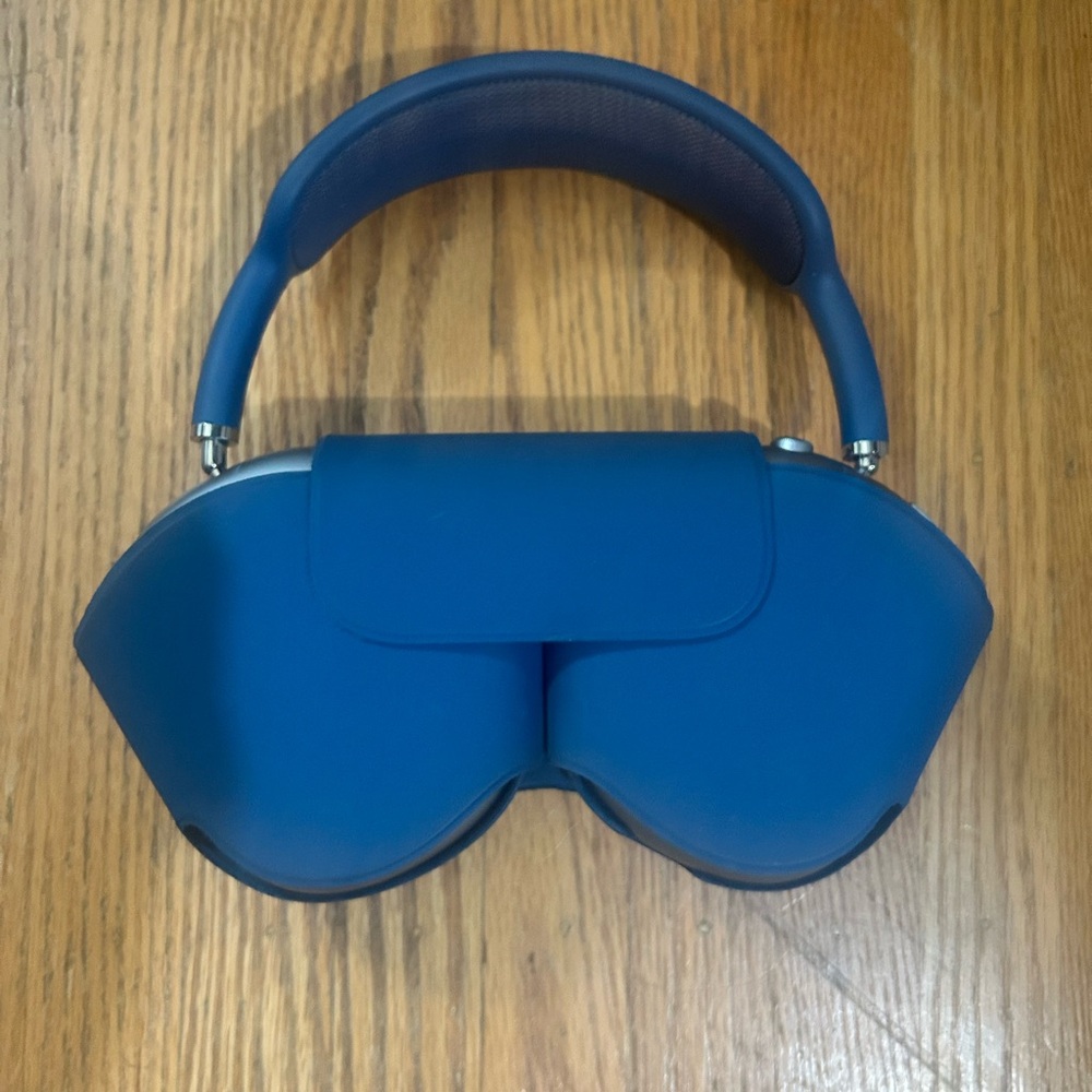 Apple Blue AirPods Max